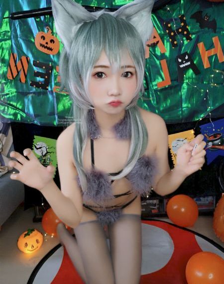 欧美街拍红色大衣_BD国语免费观看电视剧