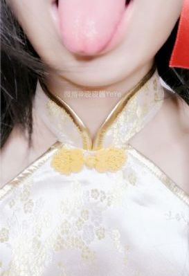 日韩制服丝袜童话村_超清完整版观看